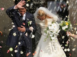 "Idę na pięć wesel. Jak to zniesie mój portfel?"