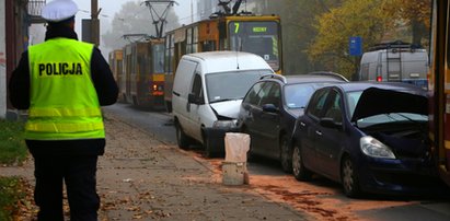 Dwa tramwaje i cztery samochody - wypadek na Przybyszewskiego