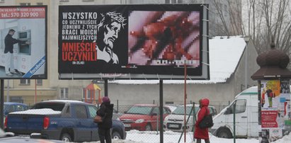 Zakrwawione martwe płody na billboardach. Wiemy, jak długo będzie trwała kampania