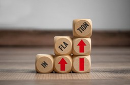 Banki centralne ścigają inflację stopami