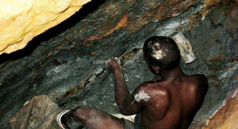 Thirteen killed in Guinea gold mine collapse