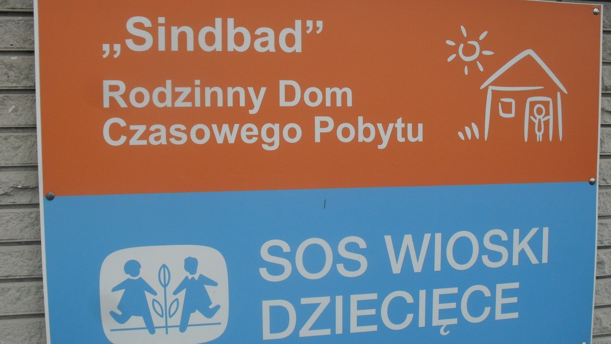 "Sindbad" to Rodzinny Dom Czasowego Pobytu w Ustroniu, który jest częścią Stowarzyszenia SOS Wioski Dziecięce w Polsce. Jest to miejsce, gdzie trafiają dzieci w trybie interwencyjnym zabrane z biologicznych domów, gdy dzieje się im w nich krzywda.