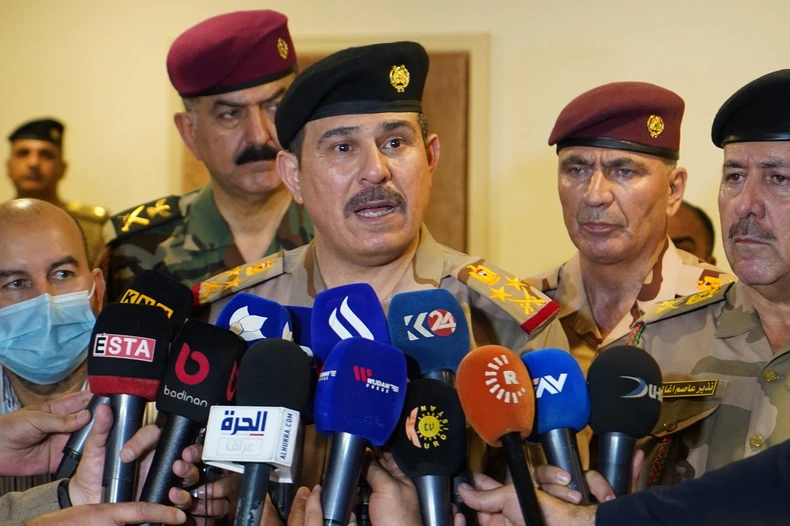 General Mohamed al Bajati, sekretar iračkog premijera, daje izjavu nakon napada u gradu Zaho u Iraku