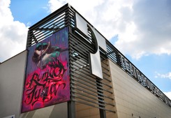 'Niepokojowe' manifestacje, zapowiedzi 'blokady budynku'... Dyrekcja Teatru Powszechnego apeluje o spokój podczas pokazów 'Klątwy'