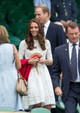 2014-ben Katalin hercegné bevállalta a meztelenruha egy különösen kifinomult és elegáns formáját: hófehér, finoman áttetsző Zimmermann kreációban érkezett a lelátóra. 