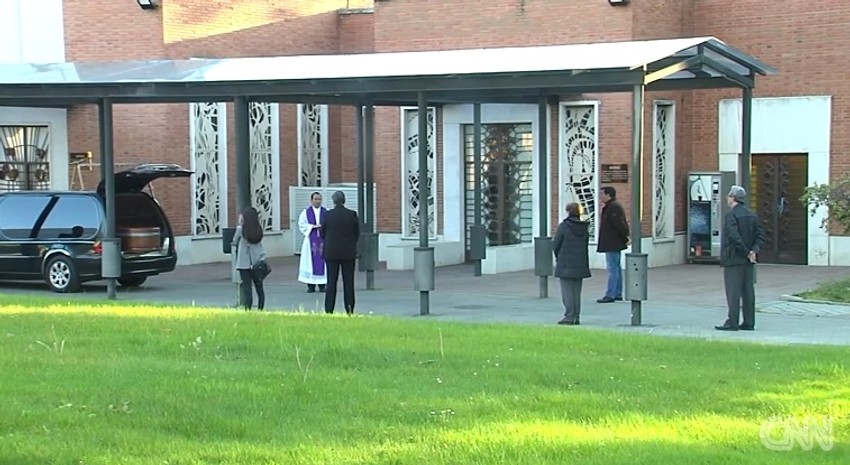 Kratka služba po dovoženju kovčega