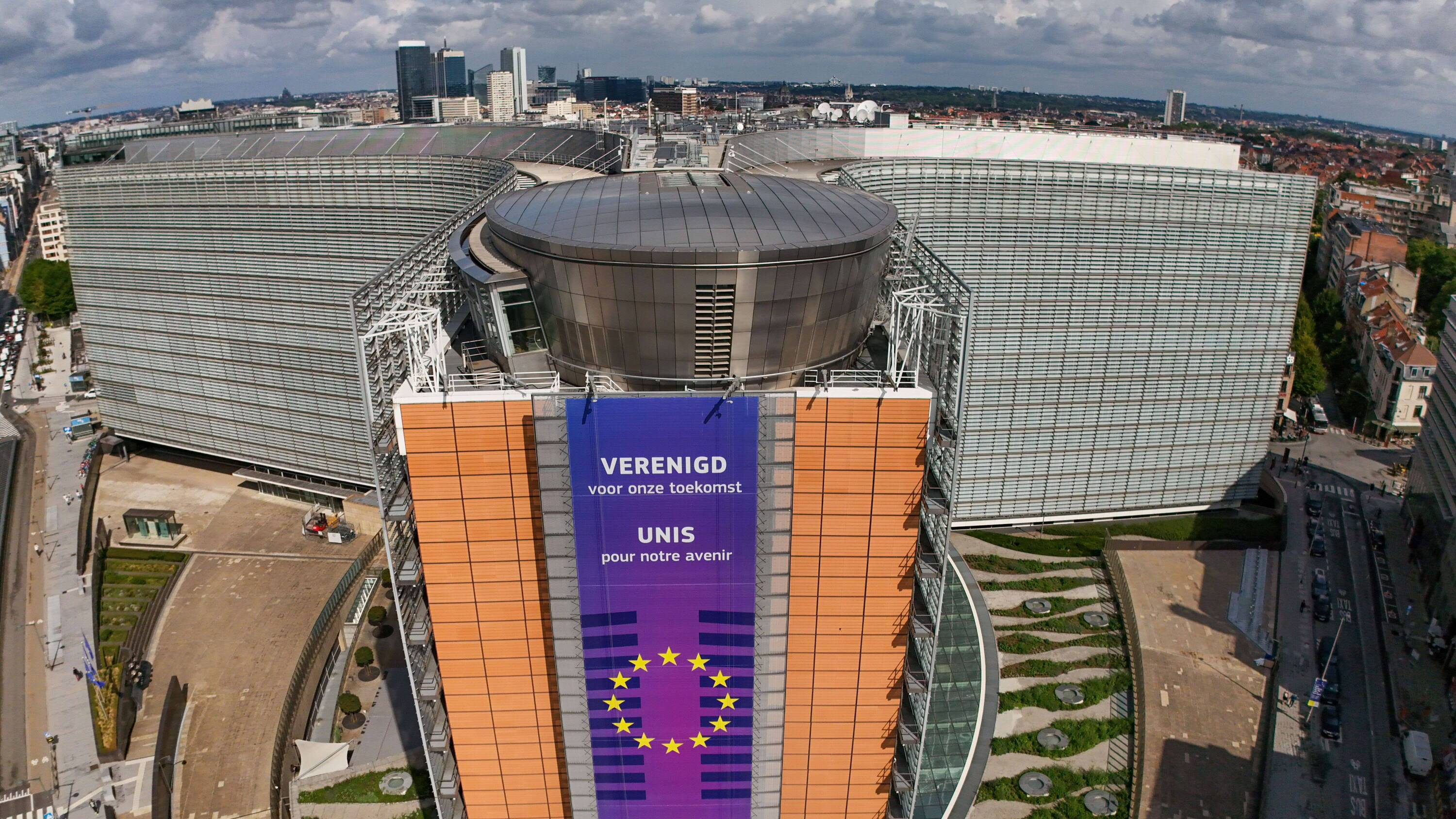 2 miesiące na odpowiedź. Polsce grożą sankcje finansowe za zakaz reklamy aptek