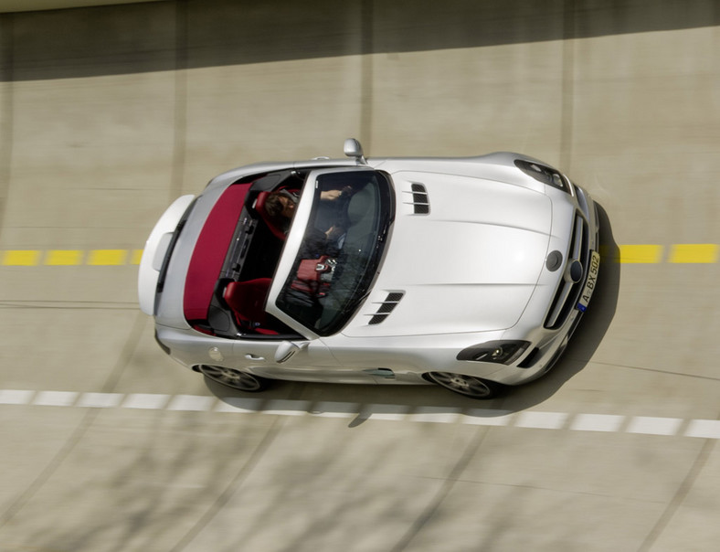 Mercedes SLS AMG Roadster: 571 KM w sam raz jak na roadster