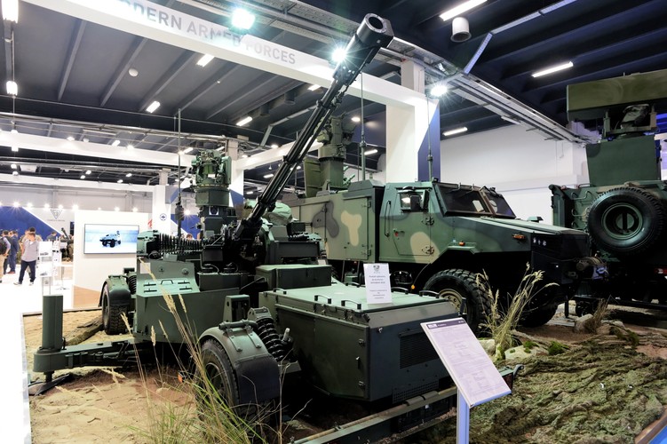 Zaprezentują się także uczelnie wojskowe, centra edukacyjne, instytuty techniczne, Polska Agencja Kosmiczna, Muzeum Wojska Polskiego, organizacje proobronne, stowarzyszenia weteranów. Dniom Otwartym MSPO będą towarzyszyły pokazy dynamiczne, w tym: tresury psów policyjnych, strzeleckie, sprawnościowe grup operacyjnych, sztuki walki aikido.

<br><br>
<b>Na zdjęciu:</b>Holowana Armata Przeciwlotnicza AG-35