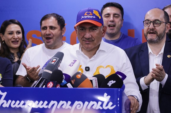 "ISTORIJSKI" Pašinjan proglasio pobedu na izborima u Jermeni