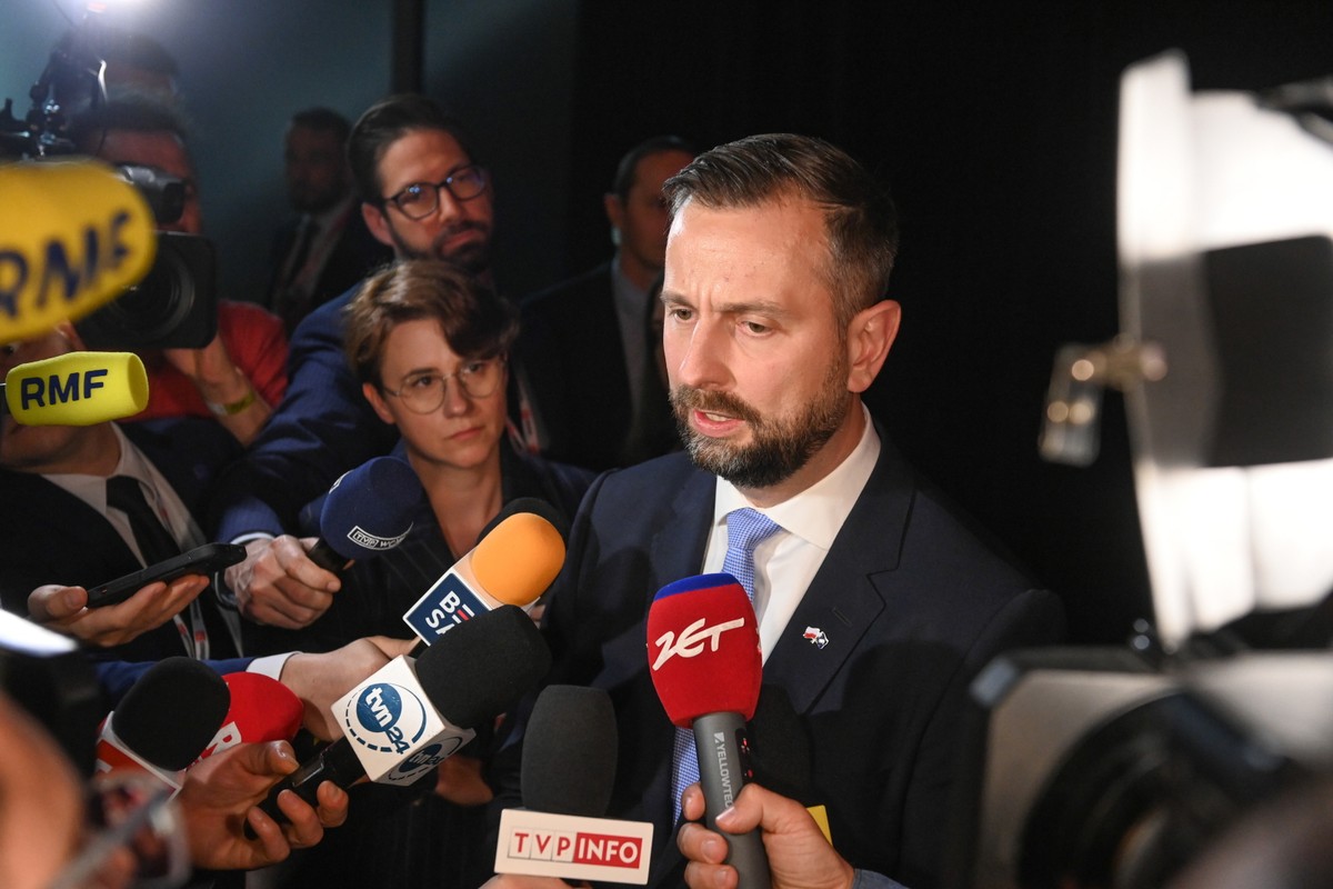 Wicepremier, minister obrony narodowej Władysław Kosiniak-Kamysz podczas wypowiedzi dla mediów po zakończeniu dyskusji "Europa w erze wojny. Odstraszanie i obrona" w ramach konferencji Defence24 Days na stadionie PGE Narodowy w WarszawieDwudniowa konferencja poświęcona jest zagadnieniom obronności i bezpieczeństwa w Europie Środkowo-Wschodniej