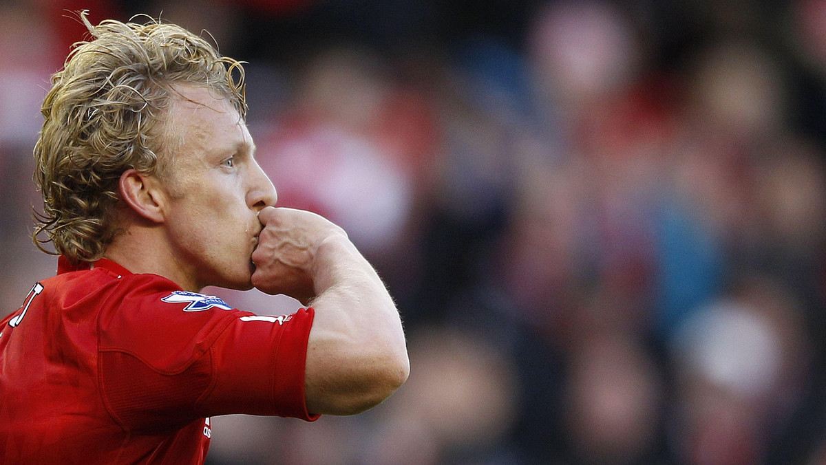 Dirk Kuyt nie pali się do odejścia z Anfield Road. Holender stracił miejsce w wyjściowym składzie Liverpool FC, dlatego pojawiły się pogłoski, że może przenieść się do AS Roma bądź Feyenoordu Rotterdam. - W najbliższym czasie będę rozmawiał o jego przyszłości - zapowiedział agent piłkarza.