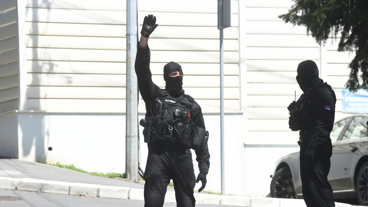 OGLASIO SE MUP Grupa Džonija sa Vračara činila najteža krivična dela ...