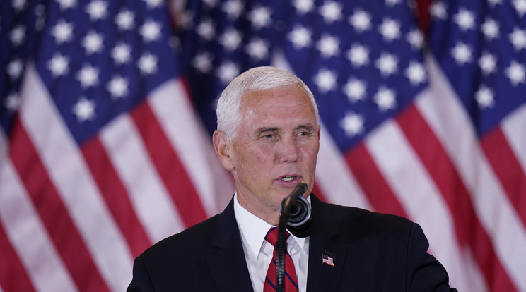 Mike Pence, az amerikai alelnök feleségével együtt vesz részt Joe Biden beiktatási ünnepségén Fotó: Northfoto