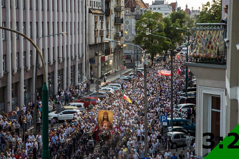 Antoni Macierewicz na poświęceniu pomnika Jezusa w Poznaniu