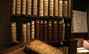 Biblioteka Łańcuchowa. Jedyna taka w środkowej Europie!