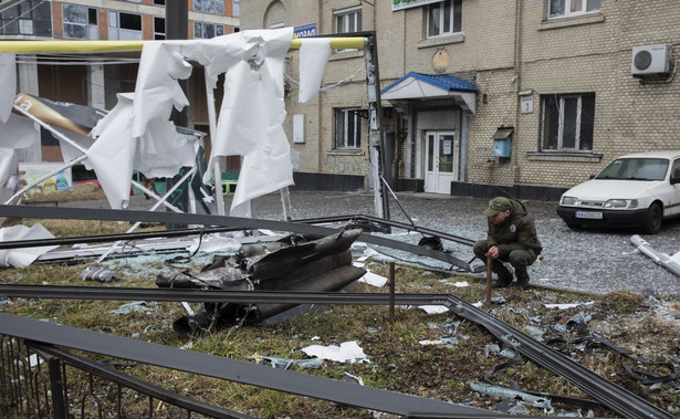 Skutki eksplozji w Kijowie po wkroczeniu wojsk rosyjskich na Ukrainę