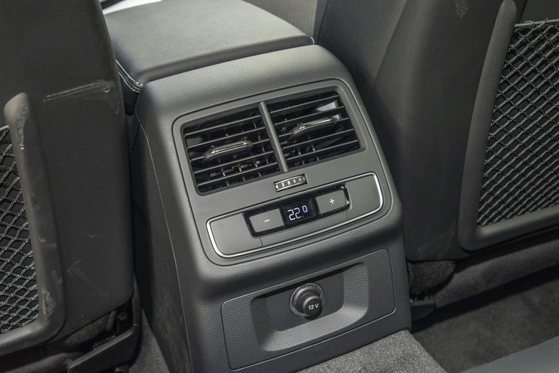 Audi A4 Avant S line 45 TFSI quattro