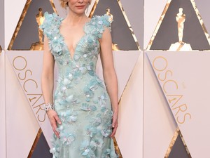 Cate Blanchett virágba borult ruhája volt a legromantikusabb Oscar-szett