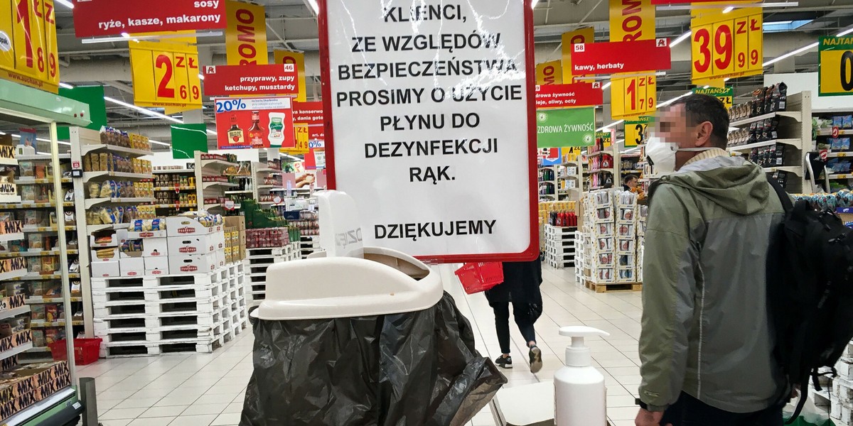 Klienci sklepów Auchan będą mogli nadać lub odebrać przesyłki w godzinach funkcjonowania sklepów oferujących tego typu usługi