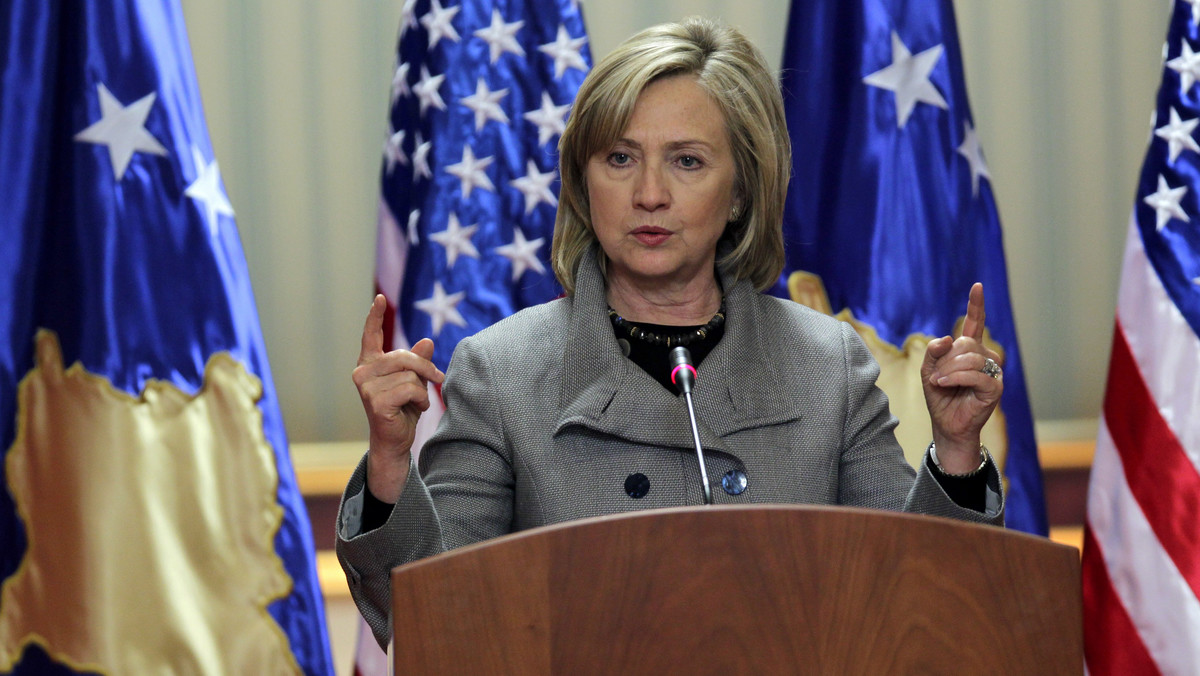 Sekretarz stanu USA Hillary Clinton zaapelowała w czwartek, w przededniu konferencji ws. Pakistanu, by zamożni mieszkańcy tego kraju wnieśli wkład w usuwanie skutków tegorocznych powodzi.