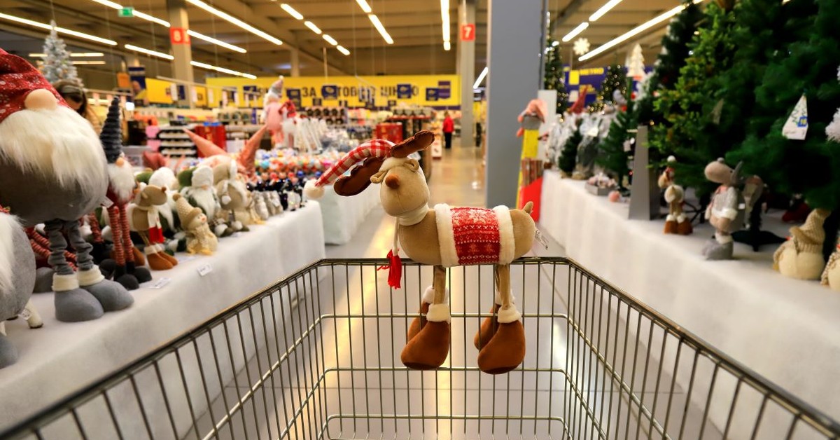 Wydatki Polaków na święta. Ponad połowa planuje wydać podobną kwotę co rok temu [BADANIE]