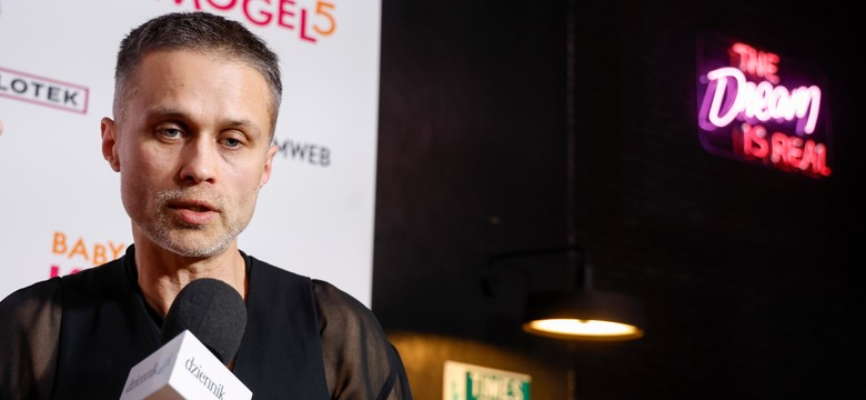 Maciej Zakościelny pokazuje gołą klatę z okazji urodzin. Fanki pieją z zachwytu [FOTO]