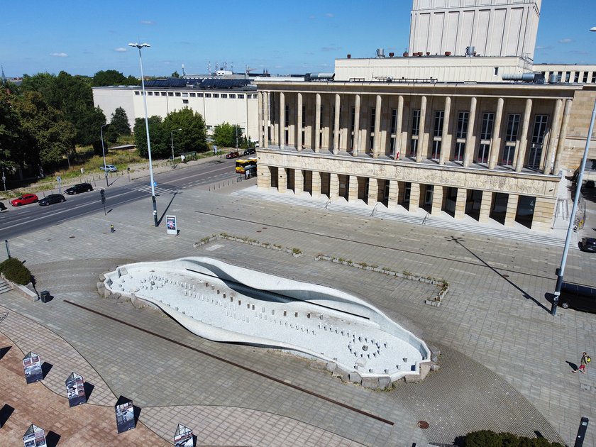 Plac Dąbrowskiego do przebudowy. W planach więcej zieleni. Czy pomysł spodoba się mieszkańcom miasta Łodzi?