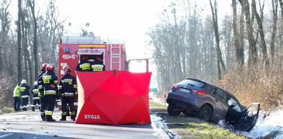 Śmierć na drodze! Auto zderzyło się z TIR-em!