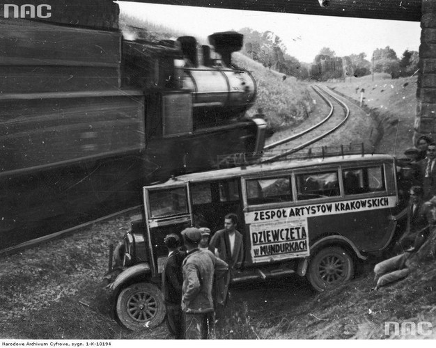 WYPADKI DROGOWE W STYLU RETRO