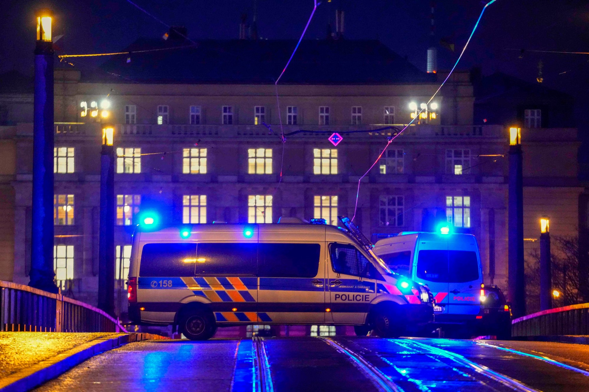 Českom otriasla streľba na univerzite v Prahe.