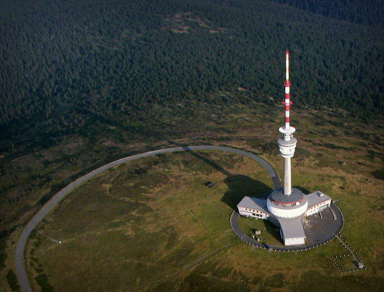 Wieża telewizyjna na szczycie Pradziad w Sudetach