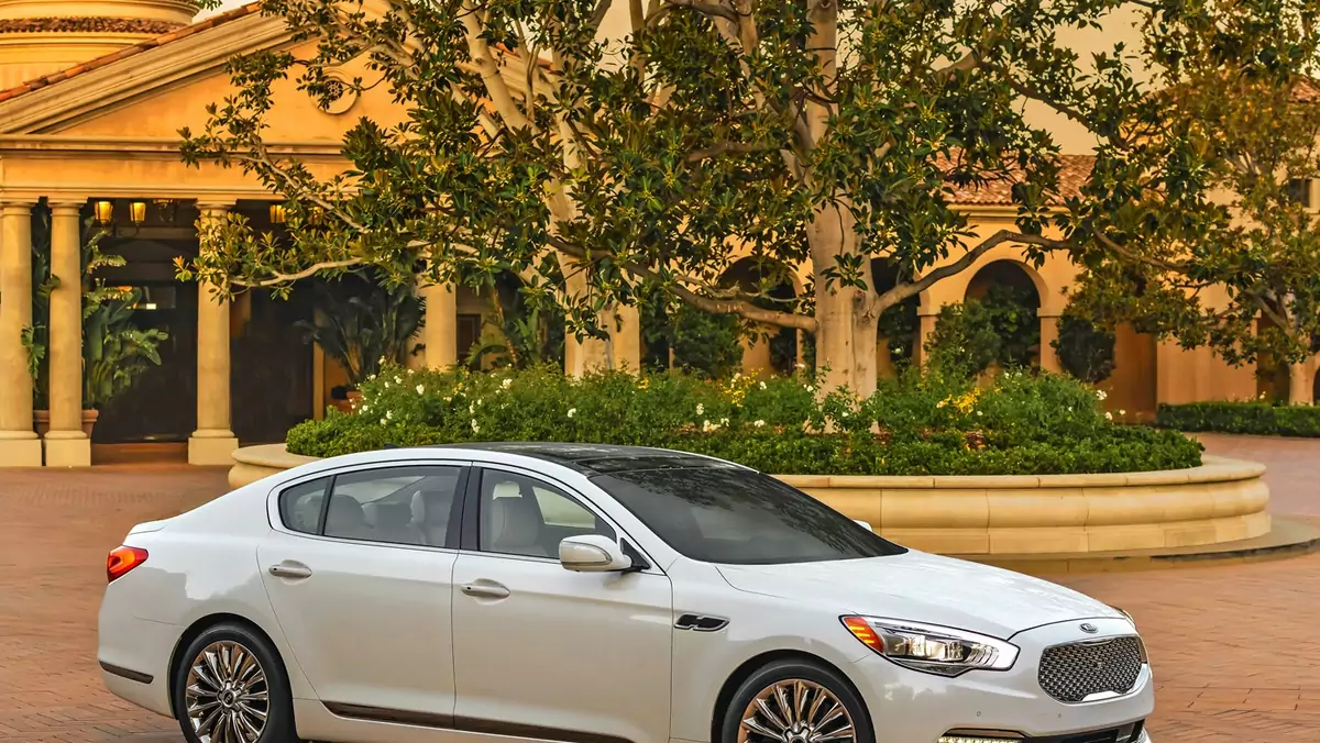 Los Angeles Auto Show: modelem K900 Kia wkracza do klasy wyższej 