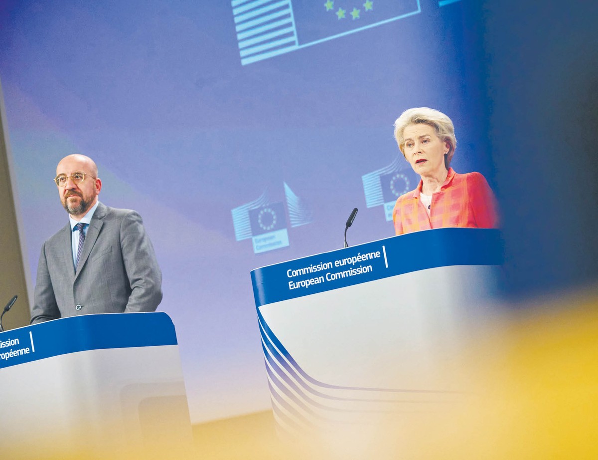 Szefowa Komisji Europejskiej Ursula von der Leyen domaga się bardziej restrykcyjnych środków wobec Chin w przypadku łamania przez to państwo unijnych sankcji nałożonych na Rosję.
