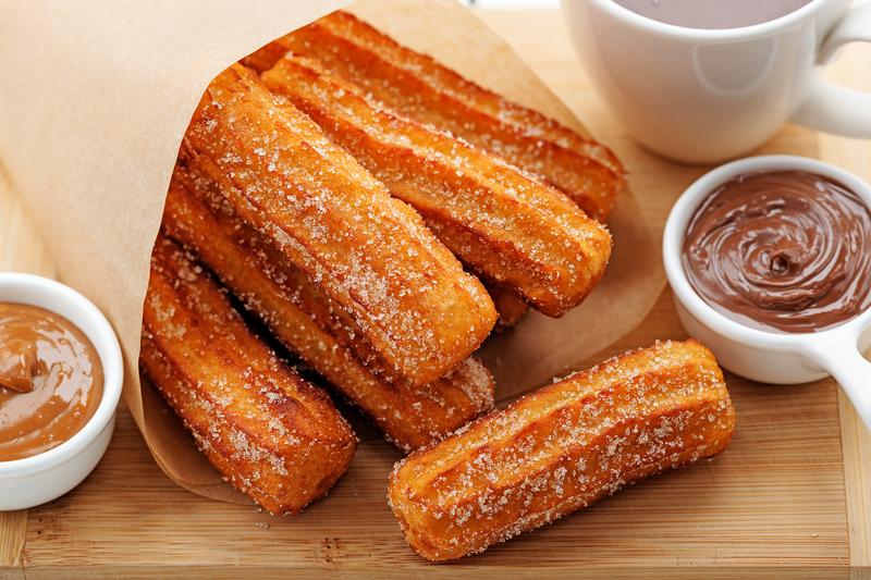 Resultado de imagem para churros con dulce de leche