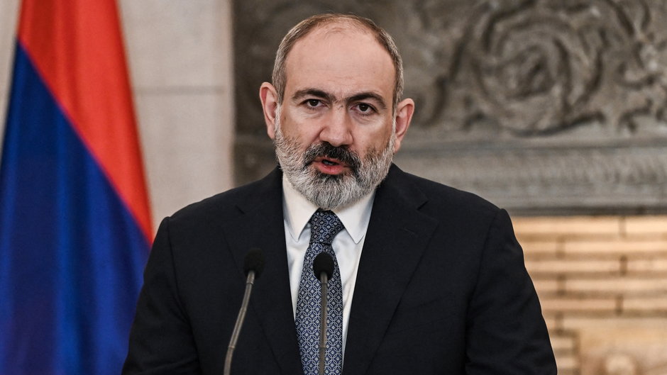 Premier Armenii Nikol Paszynian na konferencji prasowej w Atenach, Grecja, 27 lutego 2024 r.