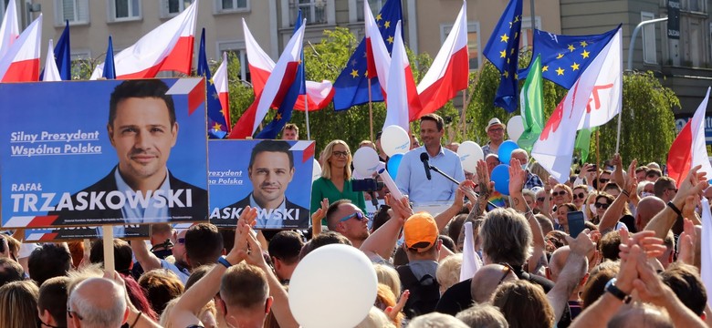 Starcie Trzaskowskiego z hejterem. "Ten pan ma odwagę, bo Andrzej Duda nie miał odwagi"