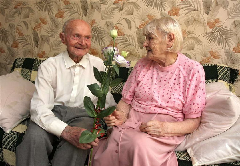 Staruszkowie maja razem 100 lat