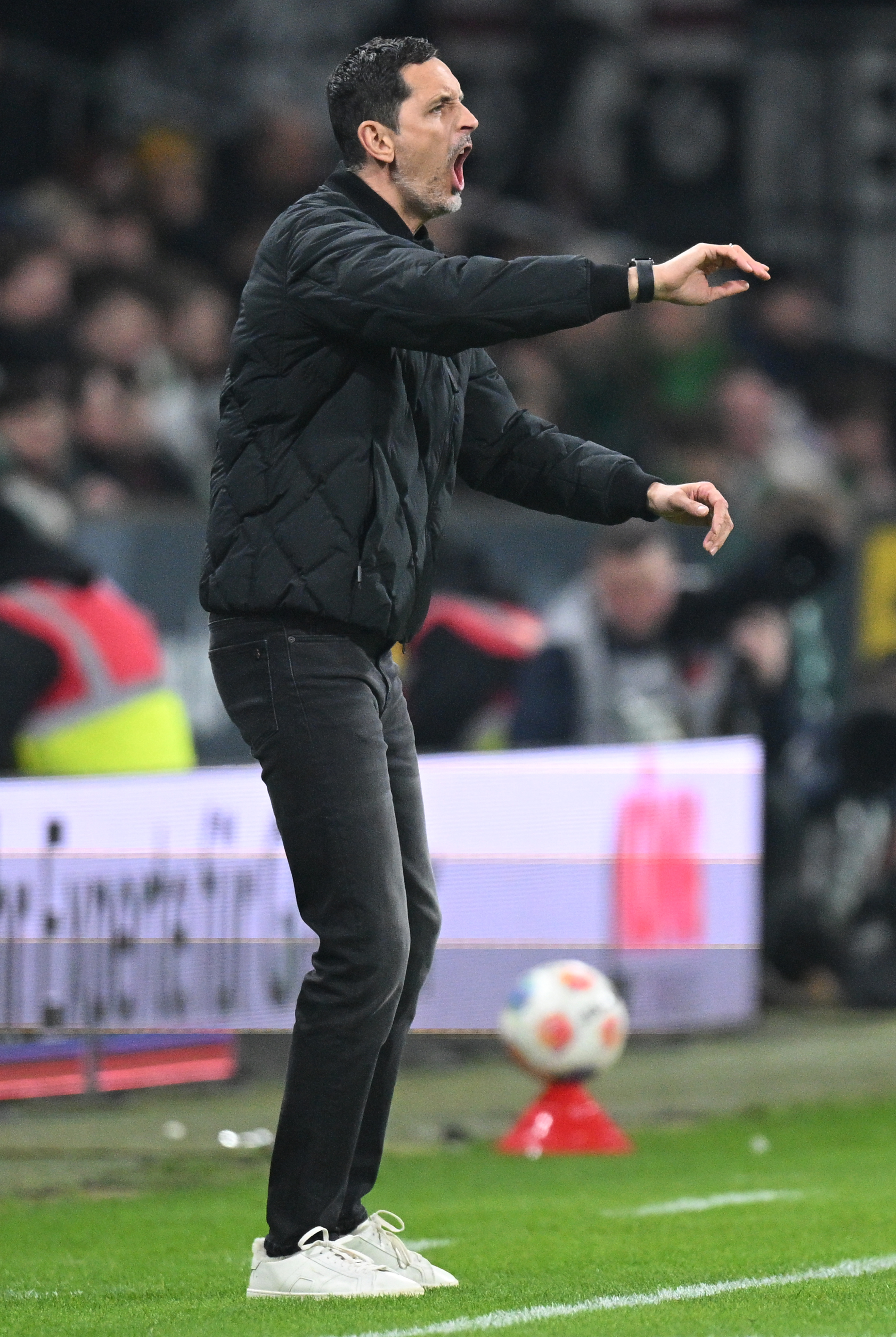 Nach 39 Gegentoren: Eintracht Frankfurt entlässt Trainer Toppmöller