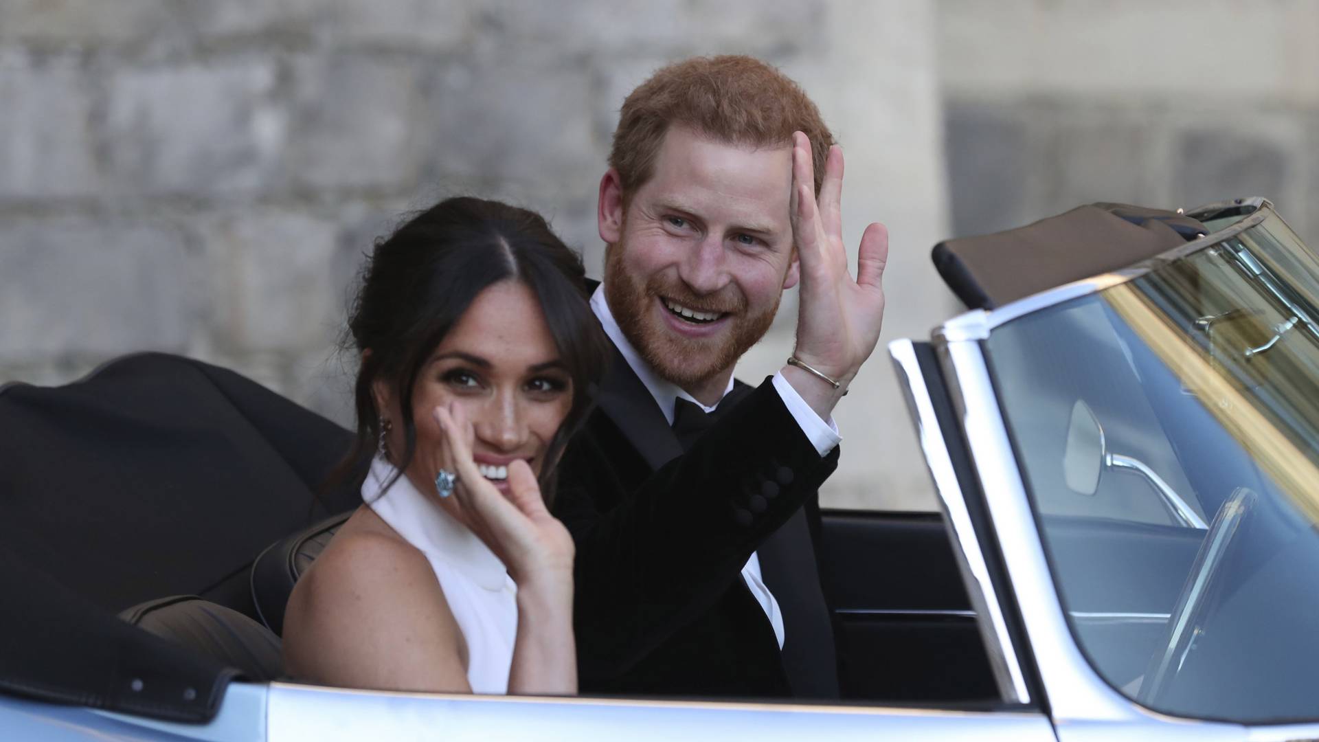 Zajednički nastup dobrih i "loših" kraljevića britanskog trona zvanično po poslednji put: Hari i Megan nasmejani, Kejt i Vilijam isfolirani do daske