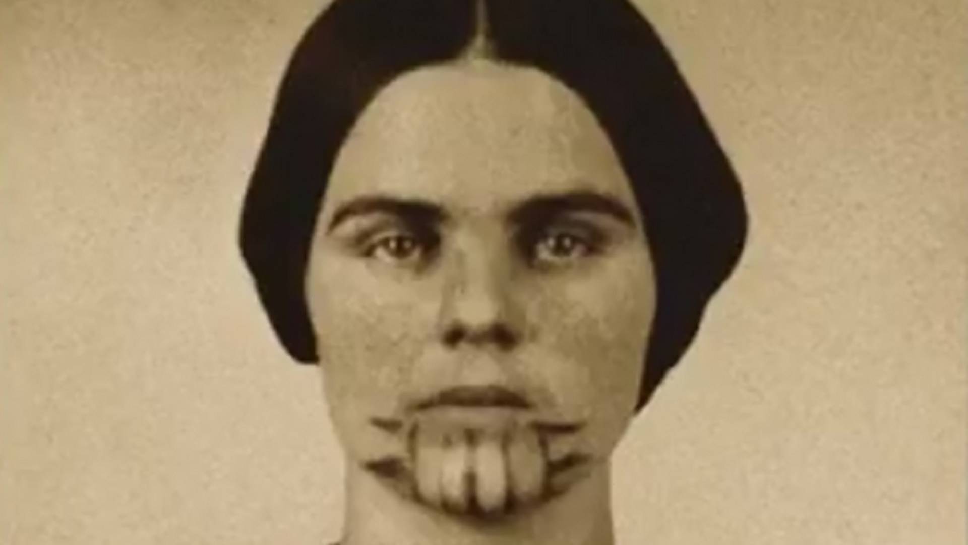 Priča o devojci s tetoviranim licem bi trebalo da uđe u istorijske udžbenike