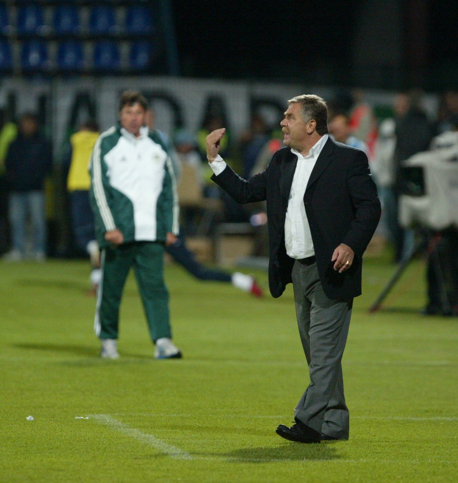 Jerzy Engel jako trener Wisły Kraków w meczu z Panathinaikosem (9 sierpnia 2005)