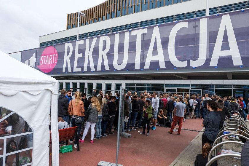 Koczowali pod AWF w Poznaniu, żeby zapisać się na studia