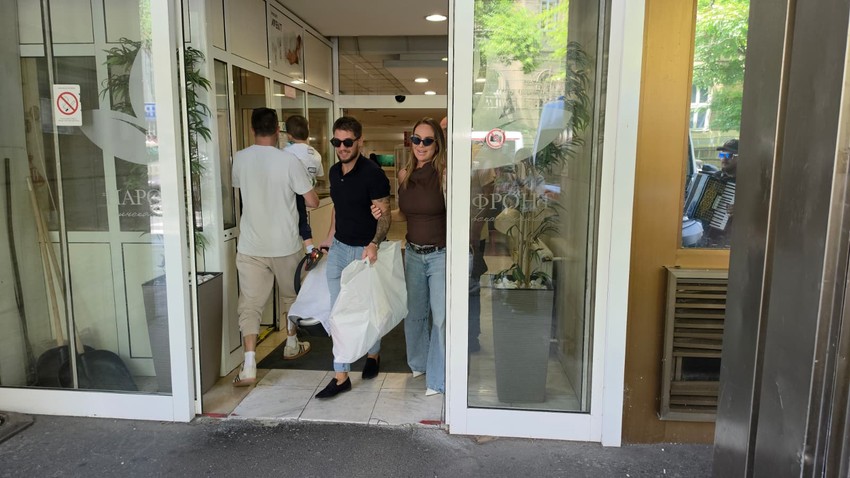 Joca Stefanović izveo ženu i sina iz porodilišta