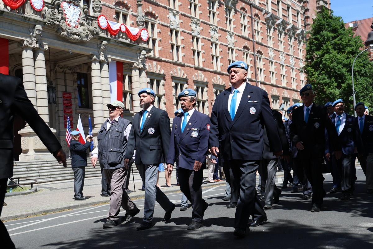 Uroczystość i festyn z okazji Dnia Weterana Działań poza Granicami Państwa.
