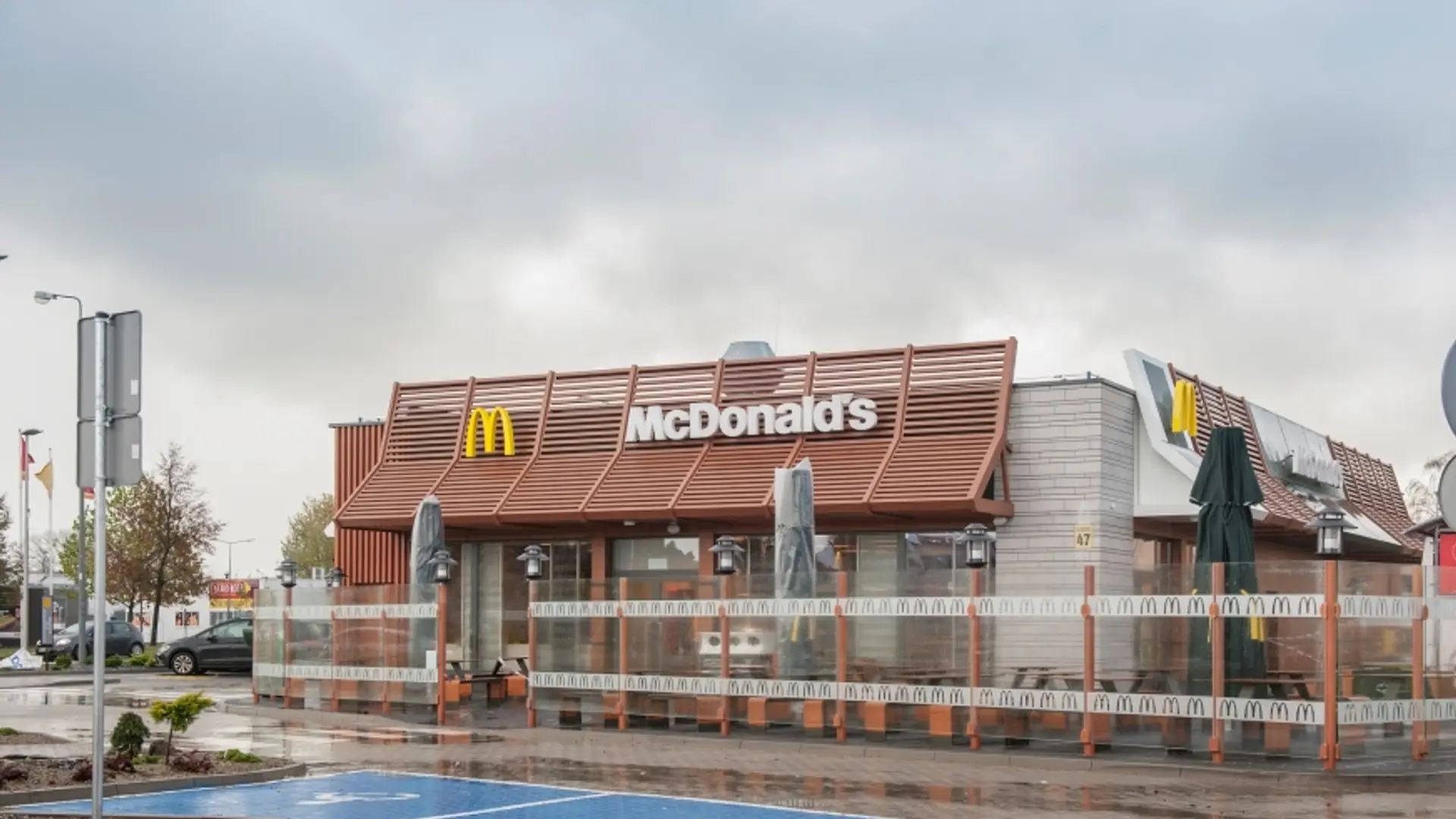 Nowy wystrój w polskich McDonald'sach! Zobacz pilotażowy projekt z Lęborka