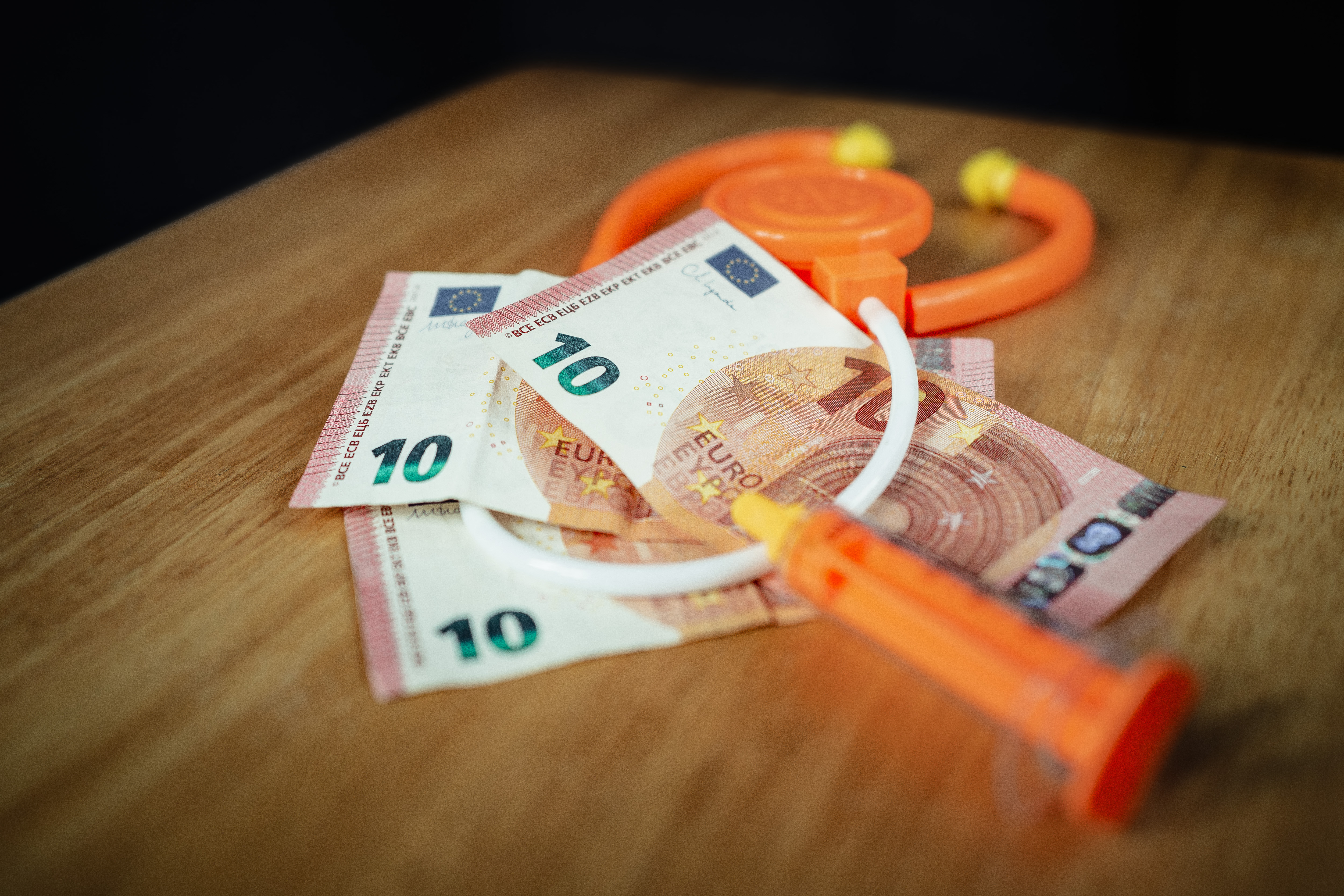 Mutuelles: +20% depuis 2020, les assureurs ignorent le gel des tarifs voté