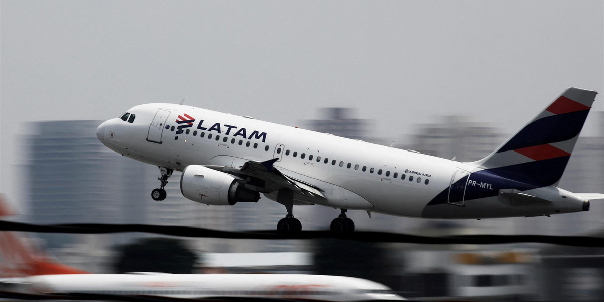 Samolot linii Latam [zdjęcie ilustracyjne]