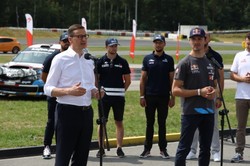 Morawiecki: Chyba ubiorę koszulkę z napisem "konstytucja"