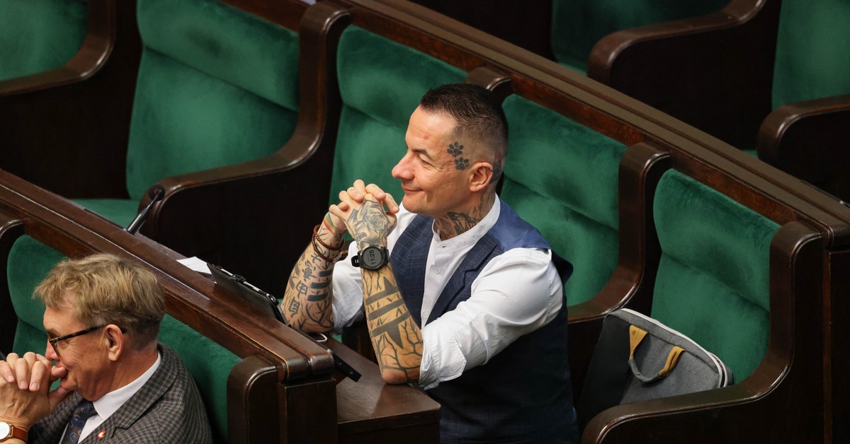 Poseł Marcin Józefaciuk wszedł do MEN na kontrolę w sprawie prac domowych. Odesłali go... na Facebooka